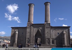 Günün Camiisi: Çifte Minareli Medrese (Hatuniye Medresesi)